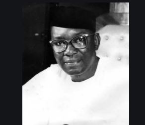纳姆迪·阿齐基韦 - 尼日利亚第一任总统