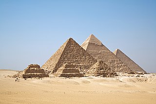Пирамидите в Гиза
