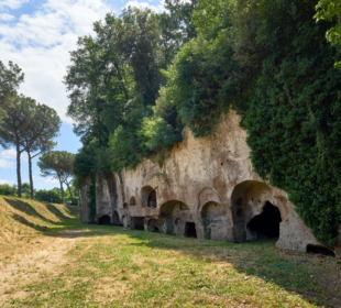 الهرم الإتروسكاني في بومارزو، إيطاليا