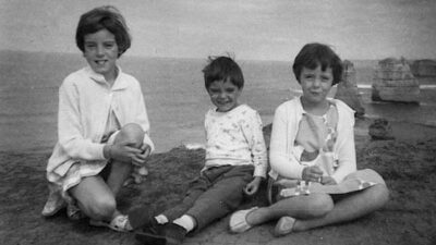 The Beaumont children (L-R)  Jane, Grant, and Arnna. Source: Wiki