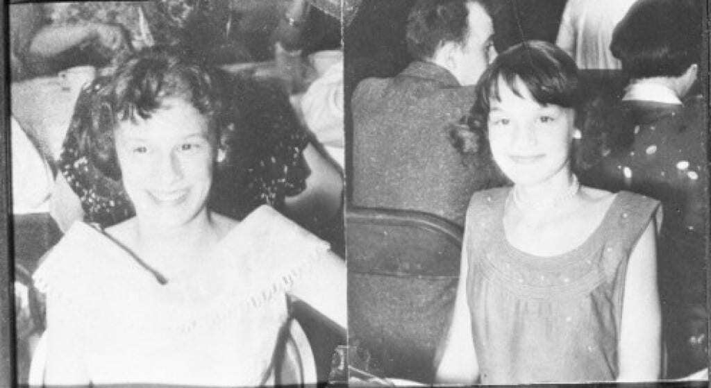 сестрите Гримс (Л) Барбара Гримс, 15 г., и (Р) Патриша Гримс, 13 г.