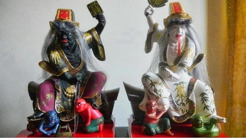 Heibai Wuchang son deidades del inframundo de la antigua mitología china.