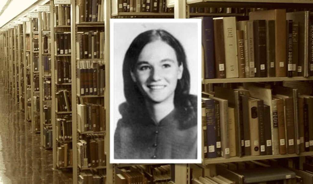 Betsy Aardsma era in biblioteca