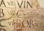 Antigo calendário de pedra romano, Fasti Praenestini, por volta de 6 DC. Fonte: Flickr, Jimnista, Museu Nacional de Roma.