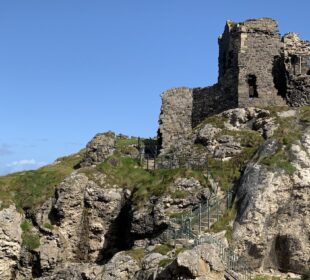 Замъкът Kinbane и кланът Макдонъл от Антрим