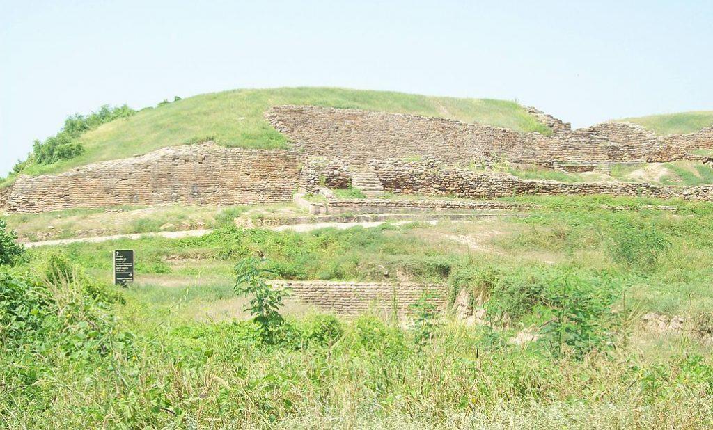 Хараппански разкопки в Дхолавира, един от двата най-големи харапски обекта в Индия, 2007 г. Wikimedia Commons, Хималаите.