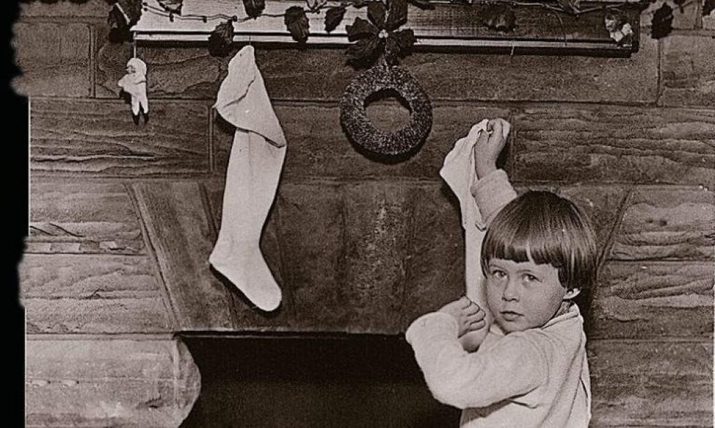 Произходът на коледния чорап води началото си от Свети Николай. 11 неща, които не знаехте за Коледа.