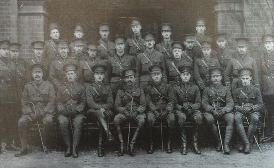 Oficiais do 5º Batalhão, Regimento Real de Norfolk.