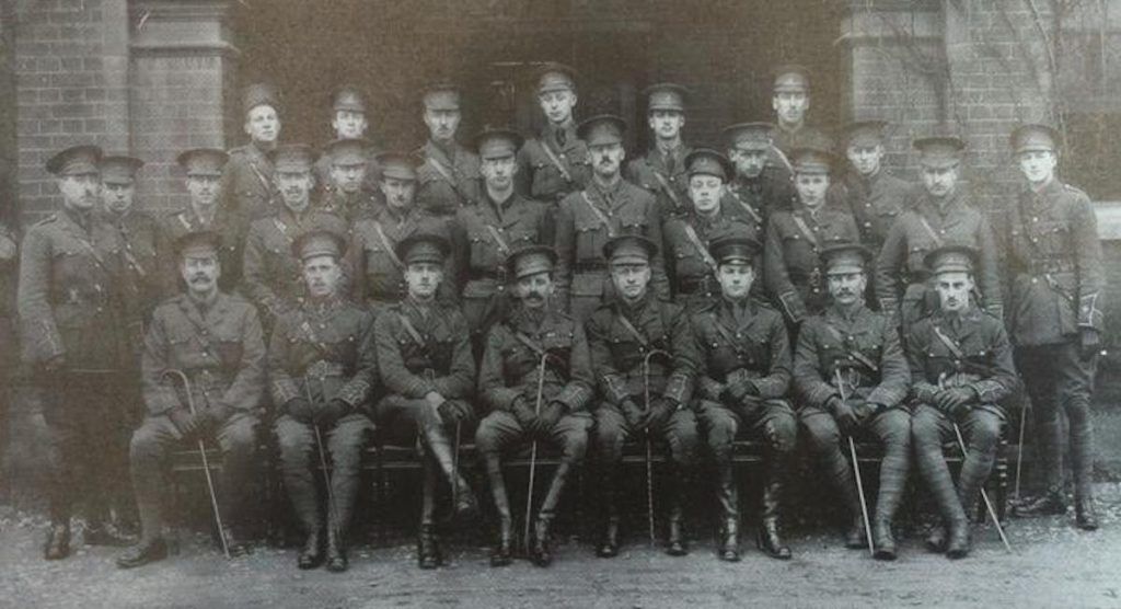Oficiais do 5º Batalhão do Regimento Real de Norfolk.