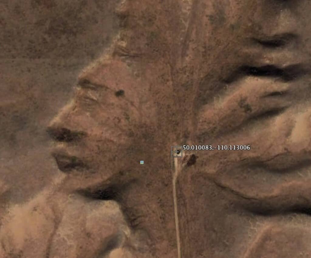 Мистериозни места в Google Earth: The Badlands Guardian