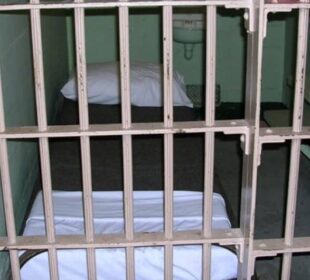 Cella della prigione di Alcatraz.