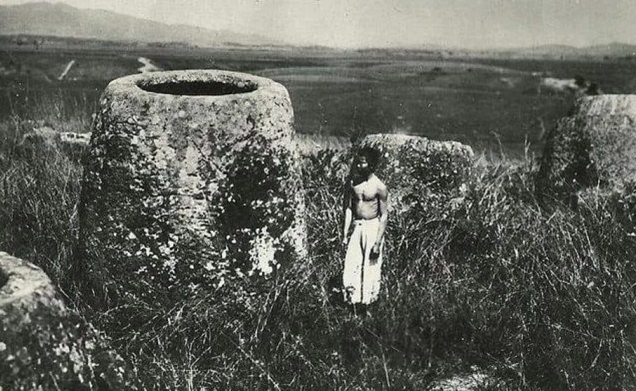 Равнината на бурканите: Древните погребални съдове и гробища
